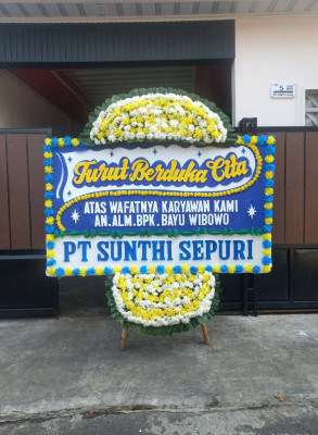 Papan Bunga Duka di Karang Taliwang